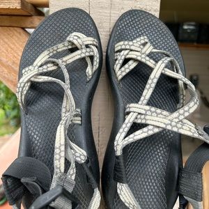 Chaco sandals durable adjustable strap, toe spot Sz W 8